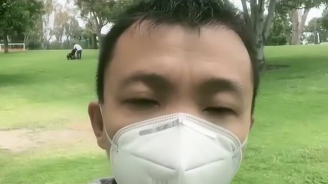 美国疫情突破220万了,在美华发来一段视频,华人食品厂8人中招了