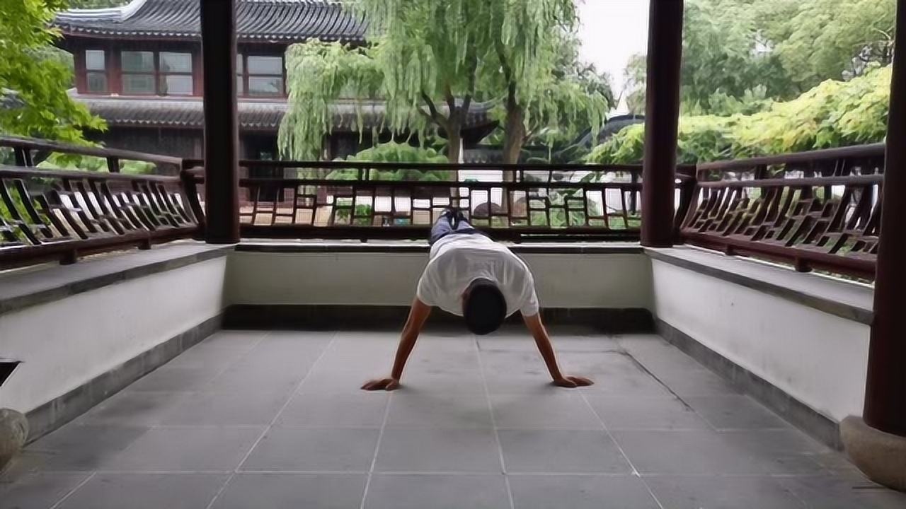 做俯卧撑怎么拍摄 1280
