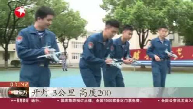 上海:网站“UP主”走进军营 记录传播军旅生活