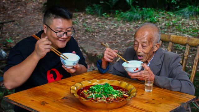 黄辣丁这样做才过瘾,汤鲜味美,鱼汤泡饭吃爽了