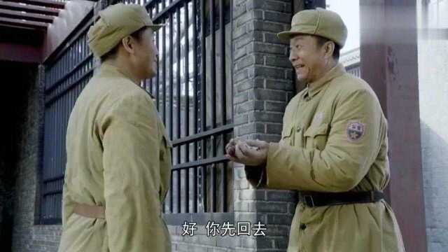 特赦1959 陈瑞章和妻子给大家发糖吃,杜律明打听妻子的情况