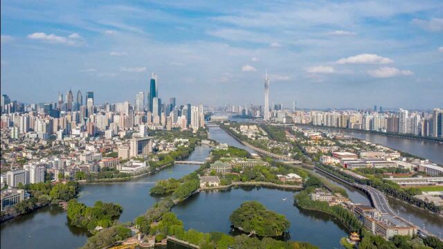 延时摄影看广州夏日云浪翻滚,城市上空“天光云影共徘徊”