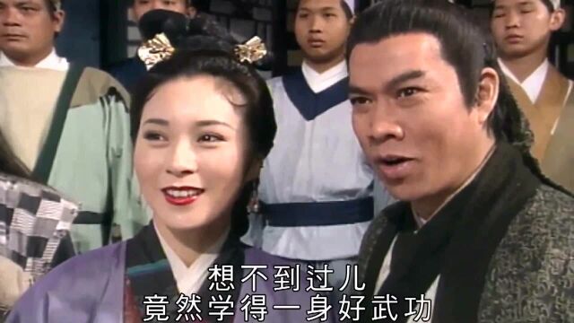 杨过大战霍都,使金针重伤霍都,小龙女这欣赏的表情太显眼