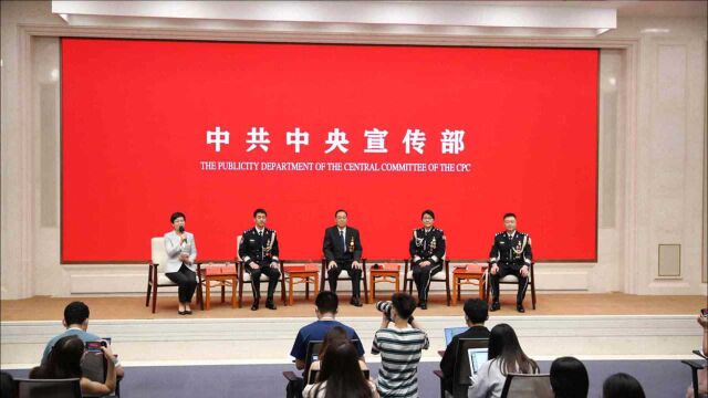 民警亮分、亮牌、亮业绩“三亮”活动,把工作评判权交给群众