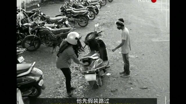 路边停车千万小心,一个注意,后悔死了!