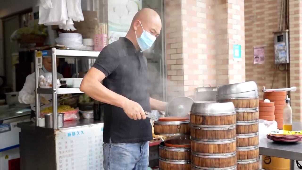 广州番禺部分区域开放堂食,有馄饨店老板称早餐食客上百人