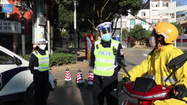 【“疫”线坚守 警徽闪耀】同心战疫 镜头下坚守一线的“警察蓝”(六)