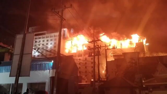 波贝一赌场发生大火,至少10人死亡,30人受伤