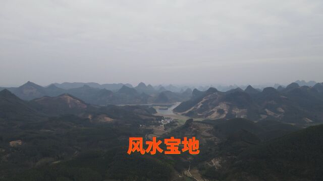 传闻这水库旁边有一处超级大地风景宝地,这里一看确实有点像啊.