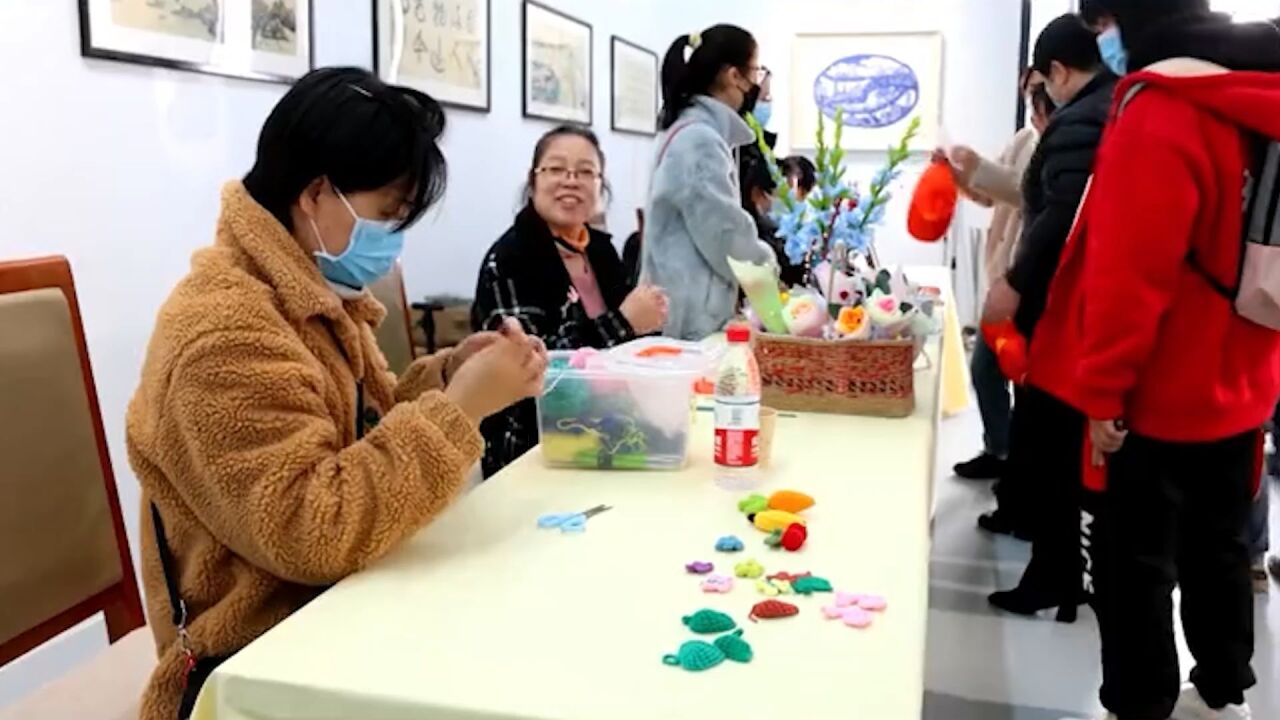 上海举办“繁花一路华亭东”艺术展,展示了松江非遗文化