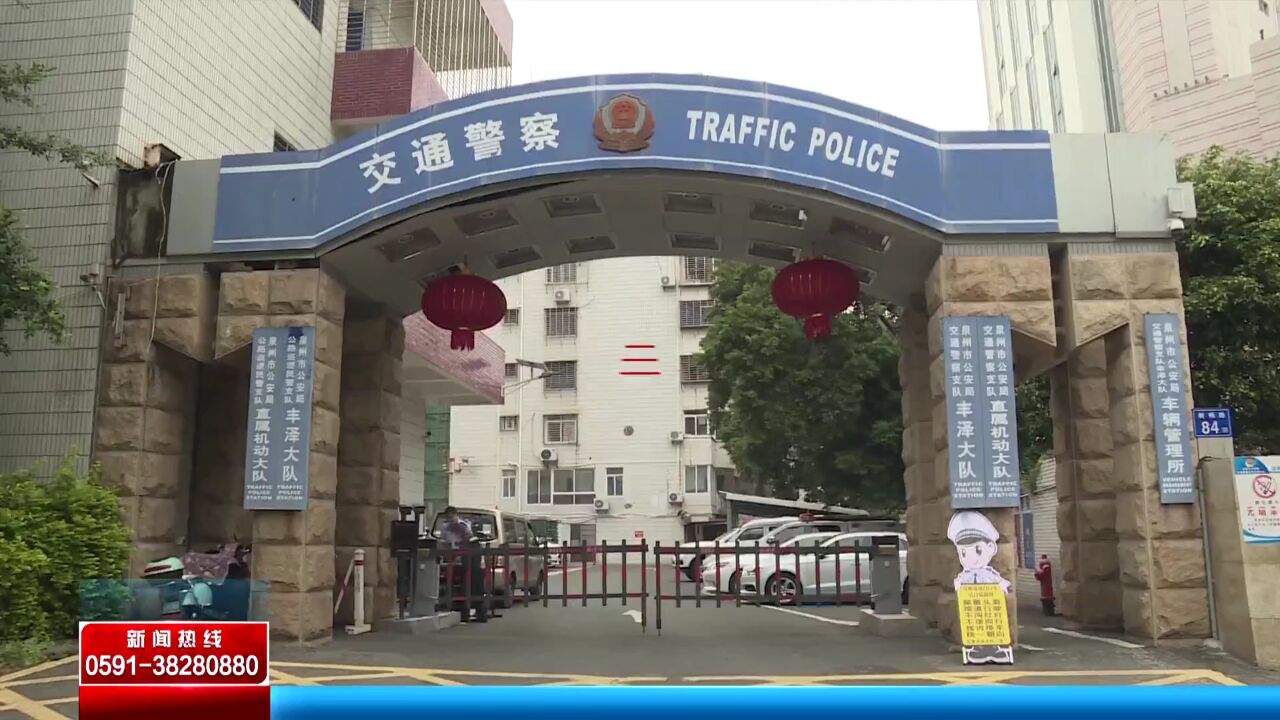 中学生驾驶非法改装摩托车 违法载人还飙车炫技 民警:约谈家长