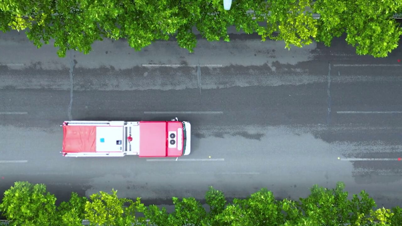 消防通道生命通道,请勿占用堵塞!