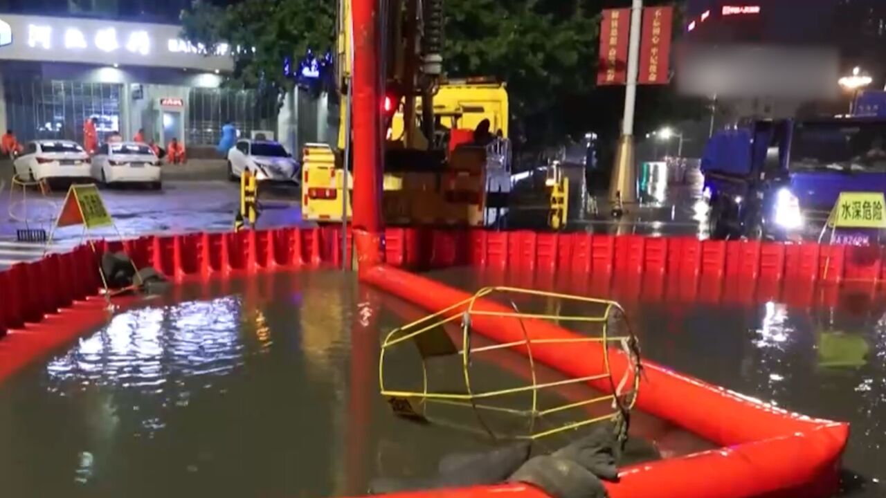 河北:雨夜里的“排涝人”