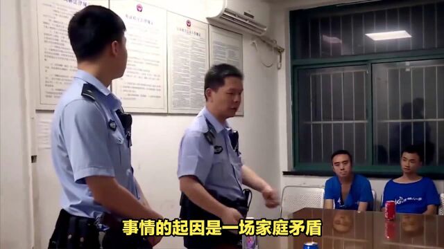 重庆69岁女性犯罪嫌疑人持菜刀袭警,被民警开枪击伤后死亡,如何看待该事件?