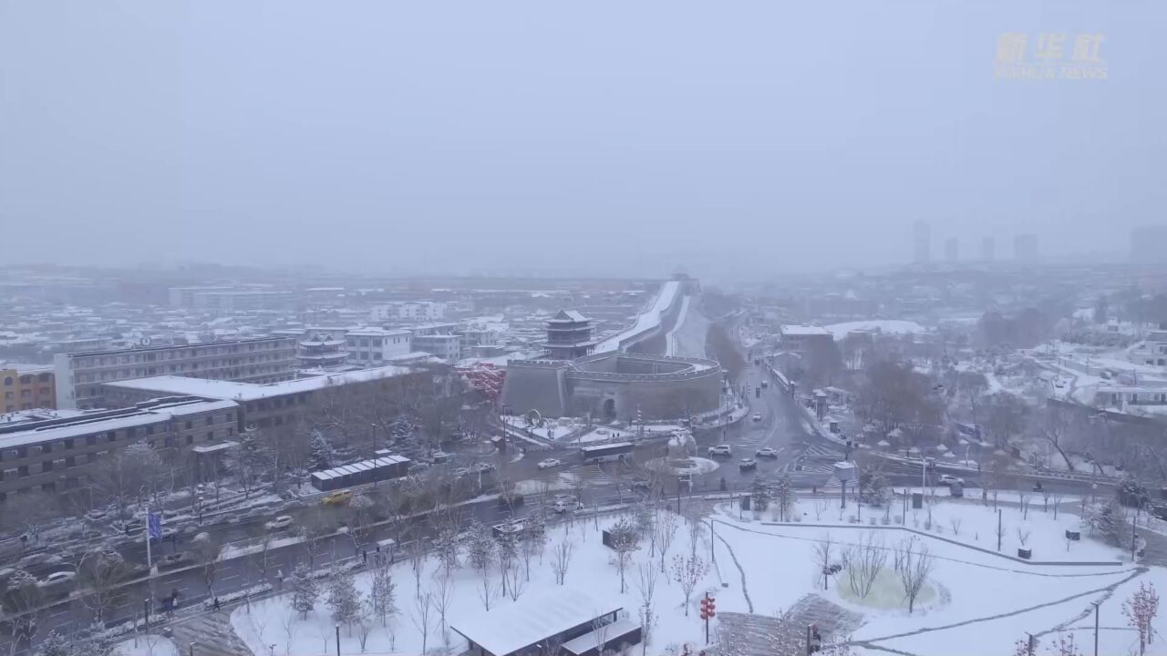 陕西榆林:“闻雪而动”多举措保畅通