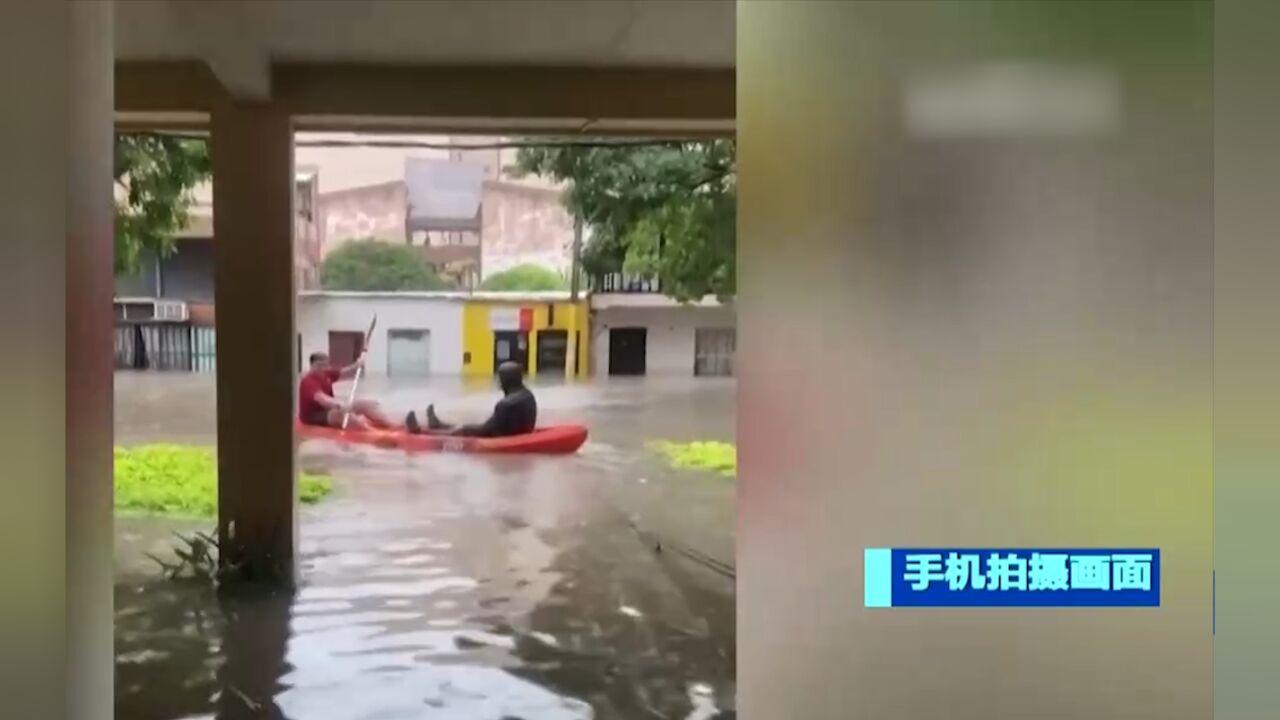 阿根廷:强降雨袭击科连特斯市,引发严重内涝