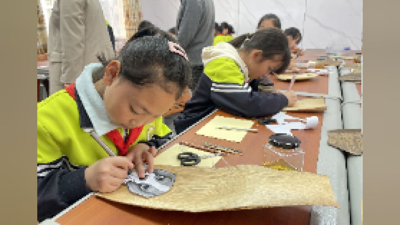 南川区金山镇中心小学校:挖掘“笋衣艺术”魅力,为美育添色加彩