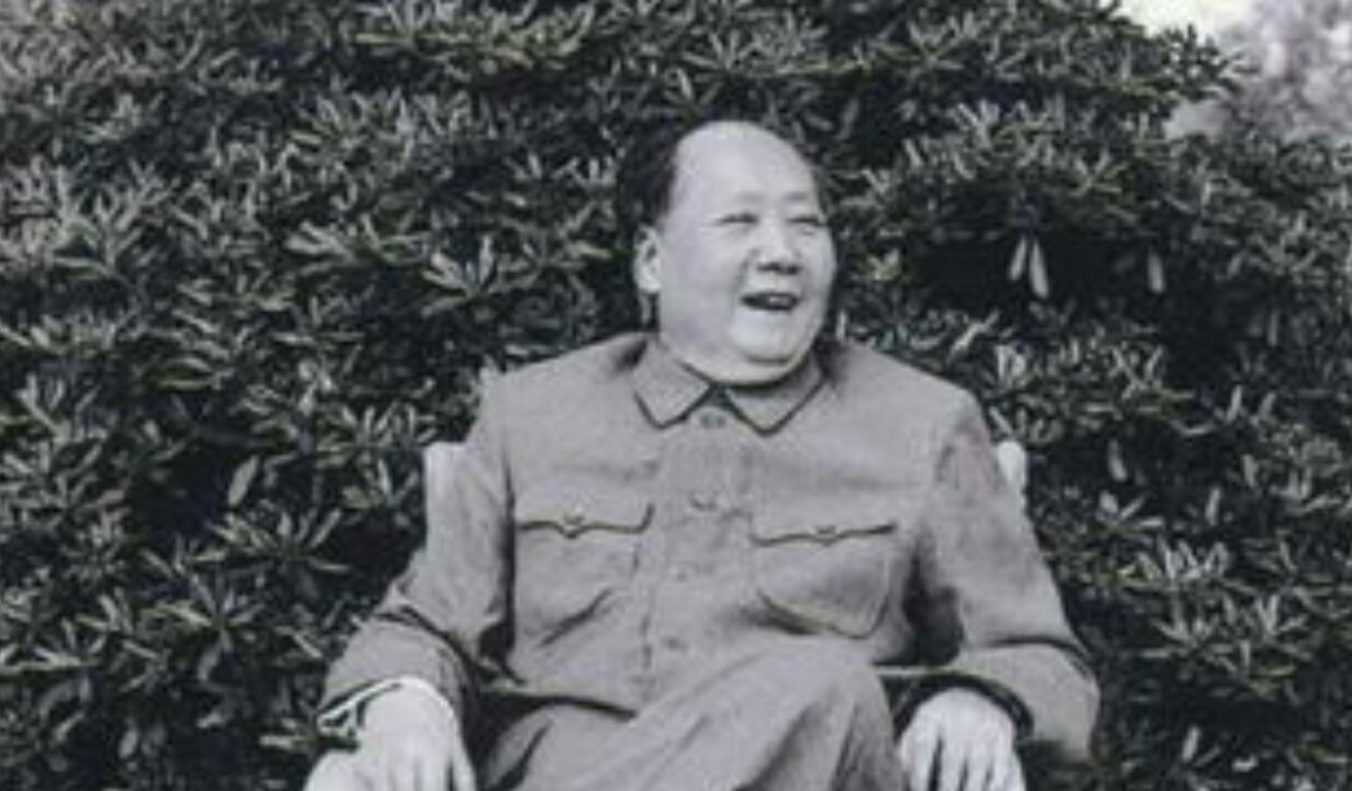 1949年,毛主席撰写了5篇社论,揭露了美国对华政策