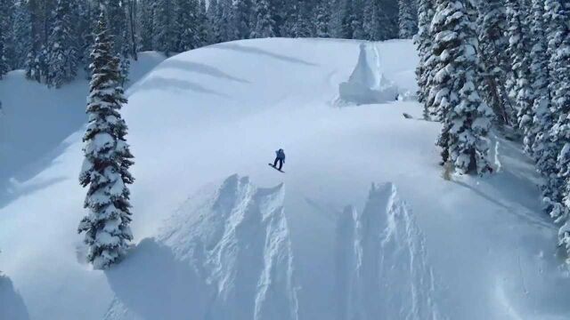 粉雪漂移雪山飞驰 莫里斯与众单板大神献上滑雪大片