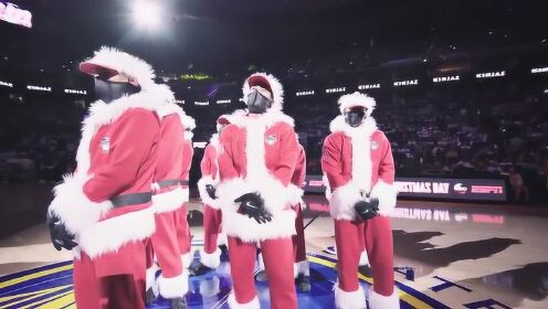 还记得4年前NBA圣诞大战开场秀么？来看圣诞怪杰齐舞