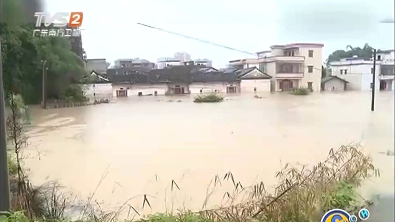 区住宅大火消防救出孕妇