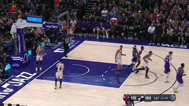 一招锁定胜局！德罗赞移花接木助攻怀特三分穿心