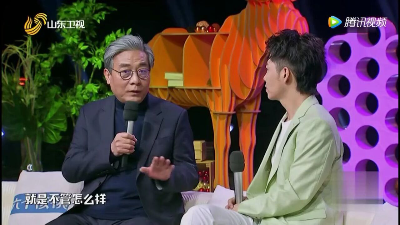 董亚春聊《跨过鸭绿江》