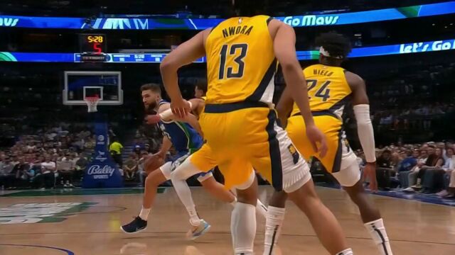 猛虎下山势不可挡 克勒贝尔突破进场送上单臂劈扣