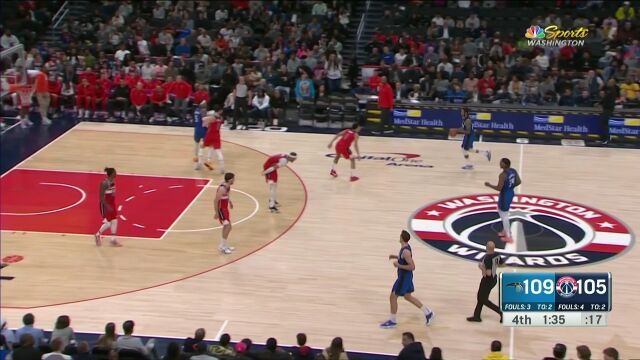 直接终结比赛！瓦格纳接富尔茨传球杀进篮下暴扣得手