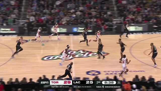 曼恩半路杀出抢断西卡 泡椒收球过人起飞暴扣