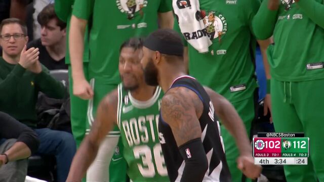 抢断反击一条龙！斯马特鬼手刀球疾驰上篮拉开优势