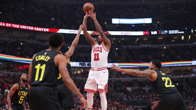 德罗赞vs爵士集锦 全场35分 贯彻古典打法三分0出手