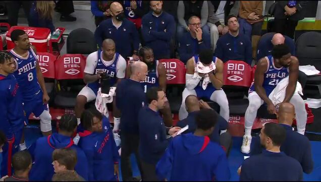 NBA常规赛：鹈鹕vs费城第3节英文原声回放