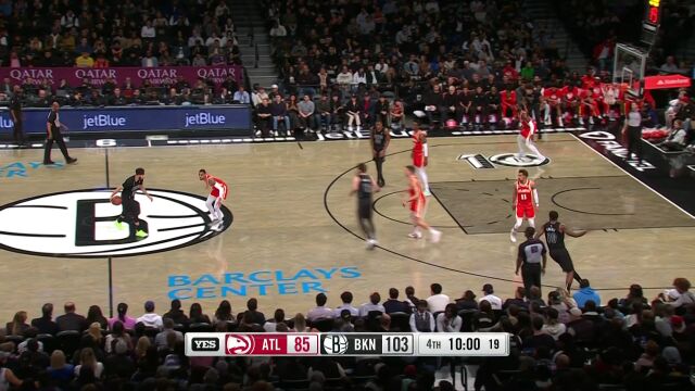 全凭身体优势！库里击地妙传克拉克斯顿滞空上篮