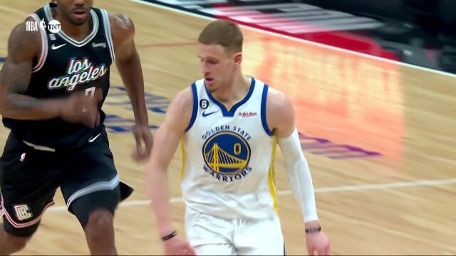 眼疾手快发起反击 迪文琴佐抢断莱昂纳德并造成犯规