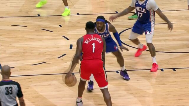 到了篮下就要找身体对抗 锡安篮下翻江倒海出手命中