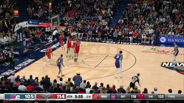 阿尔瓦拉多快马加鞭急速反击上篮 哈里斯突破扣篮完成回应