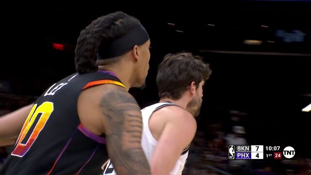 碾压强打强硬进攻 西蒙斯突破顶开萨里奇打成2+1