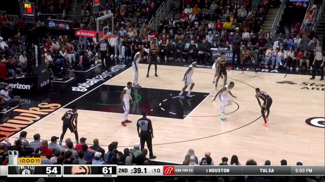 游刃有余！穆雷见缝插针加速上篮轻松得手