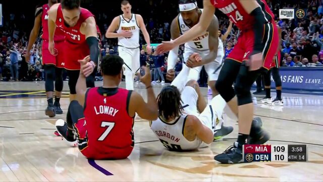 随手一丢抛进神仙球 戈登倒地出手打进2+1