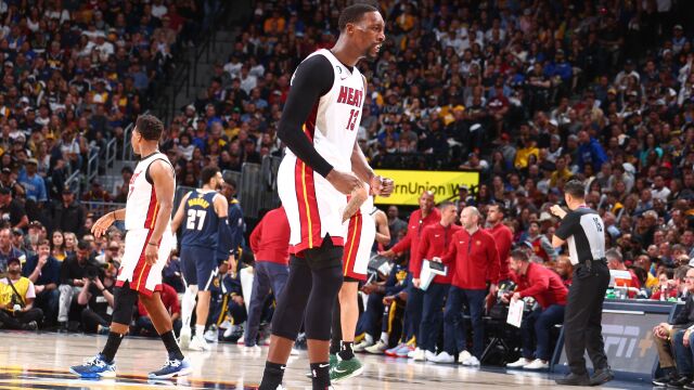 阿德巴约vs掘金集锦 21+9关键时刻统治攻防球队中流砥柱