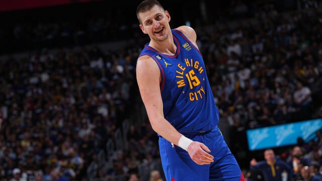 约基奇vs太阳集锦 内线翻江倒海砍下24+19大号两双