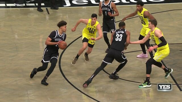 一遇风云变化龙！卡梅隆-约翰逊甩出空挡凌空炸筐