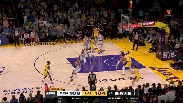 关键时刻救火救难！里夫斯底角无解三分飙中为球队争取机会