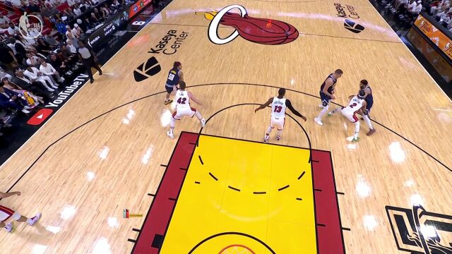 进攻行云流水！穆雷无视防守突破上篮一气呵成