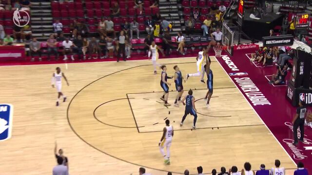 视觉冲击拉满！菲古罗亚平地起飞霸气补篮隔扣GG-杰克逊