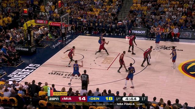 12分轻松到手！戈登利用身高优势球球往篮下打