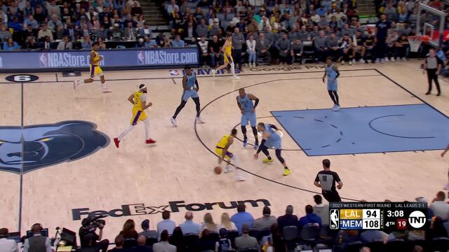 还没到放弃的时刻！ 浓眉强硬补篮两分打进