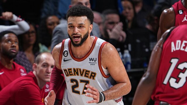 穆雷总决赛十佳球：一条龙暴扣点燃主场 关键三分杀人诛心