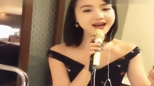 深圳美女陈小萍一曲粤语金曲《万水千山总是情》怀旧歌曲令人回味